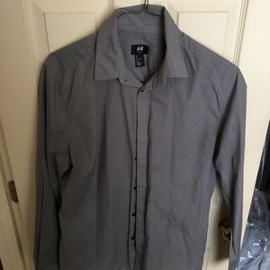 H&M Men’s Button Down Shirt. Slim Fit. Size L